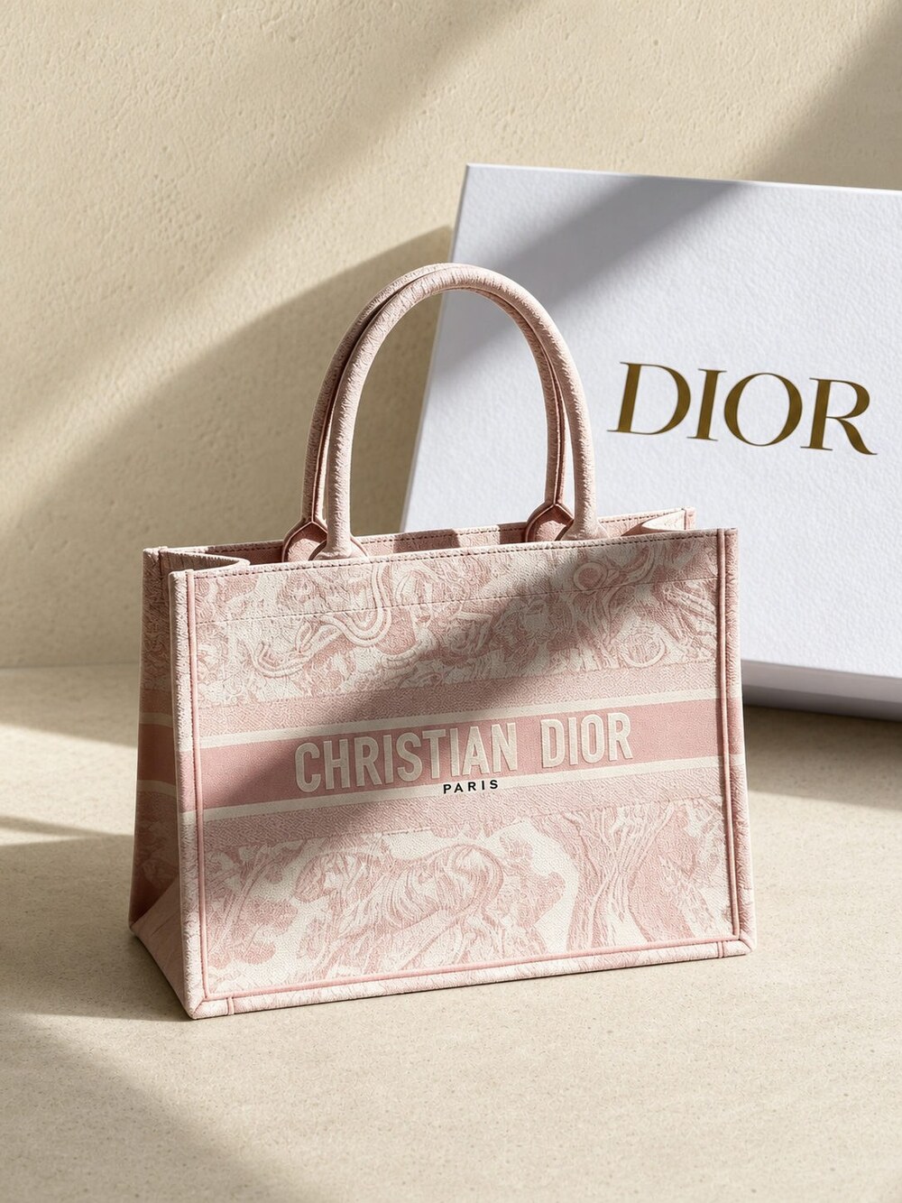 Dior Large Carryall in Pink Embroidered Canvas with Toile de Jouy Motif - Picture 1 of 5